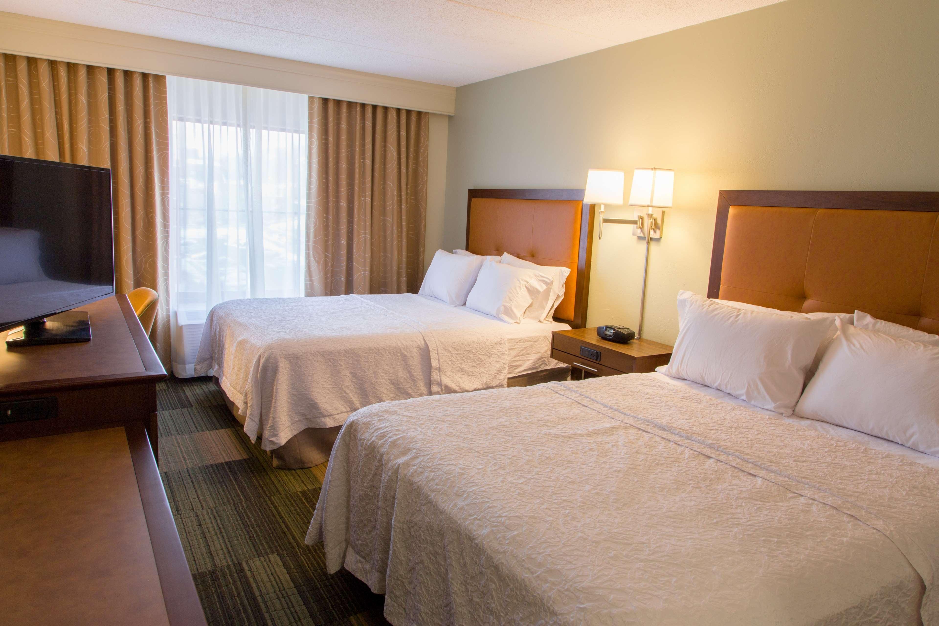 Hampton Inn & Suites Albany-Downtown Exteriör bild