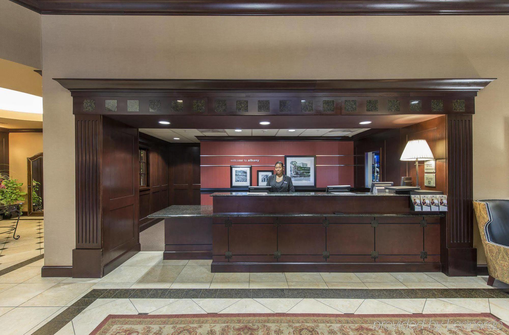 Hampton Inn & Suites Albany-Downtown Exteriör bild