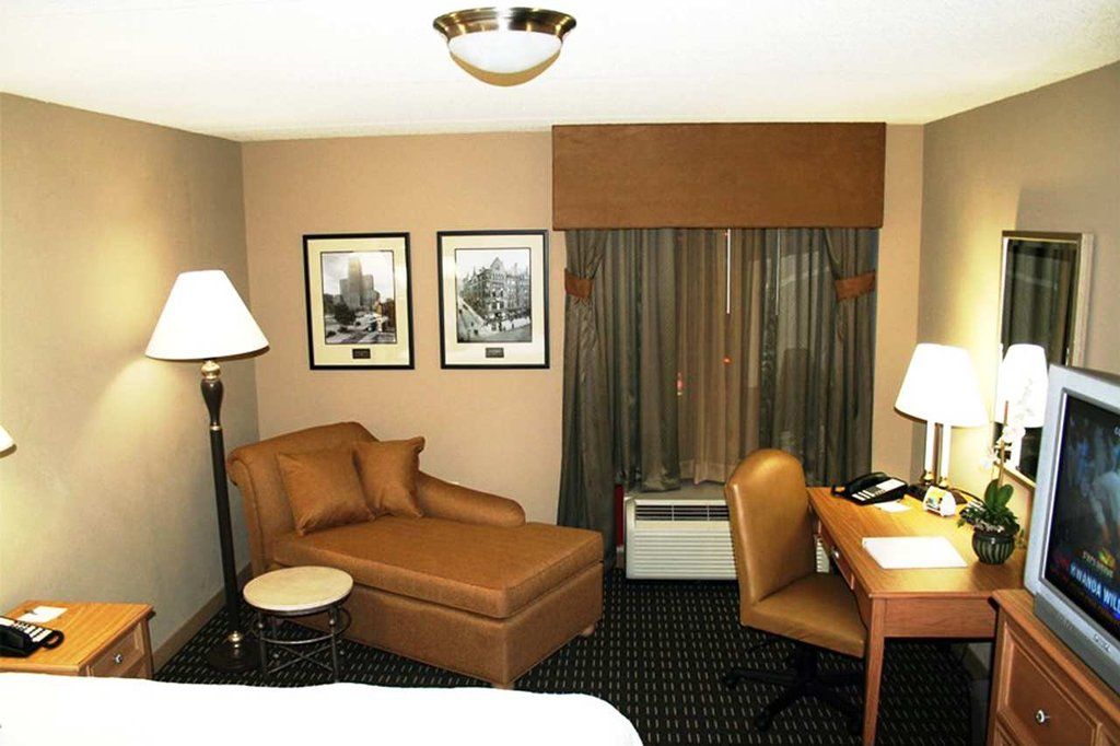 Hampton Inn & Suites Albany-Downtown Exteriör bild
